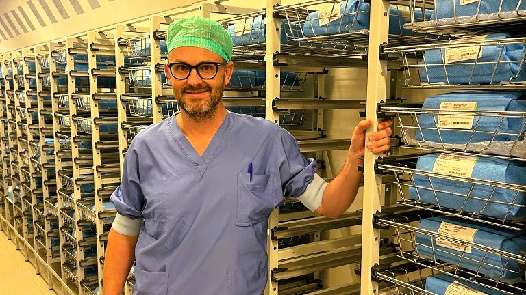 Rob werkt in een gespecialiseerde kliniek